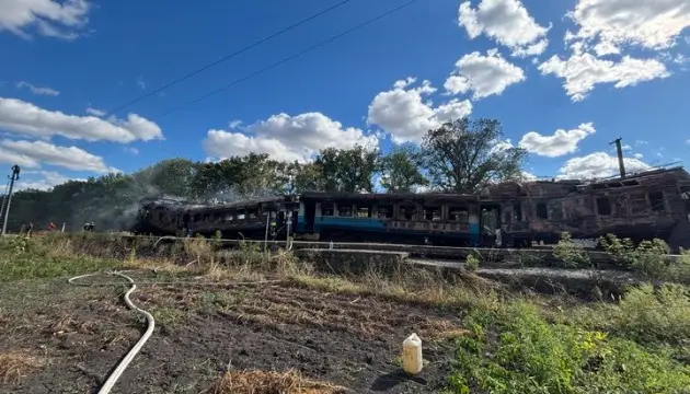 На Сумщині росіяни вдарили по приміському дизель-поїзду